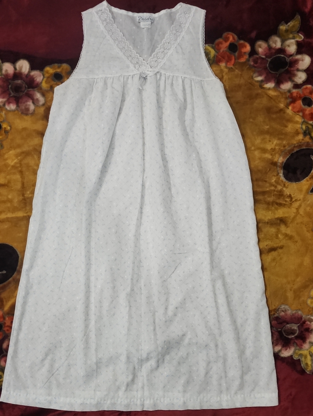 Vintage 💎 White Cotton Sleeveless Nightgown with Lace Trim And Flowers  -Deidre